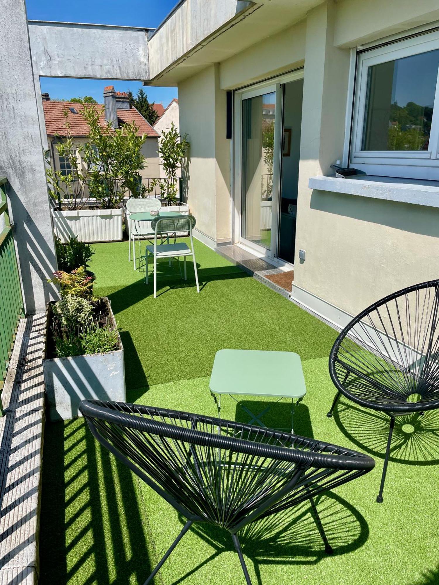 Appartement Avec Terrasse Et Parking Gratuit Accole Montbéliard Exterior foto